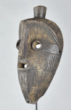 MC1872 Grand masque Metoko culte du Bukota Mituku Mask