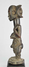 MC1043 Superbe statue cultuelle classique Luba figure Congo