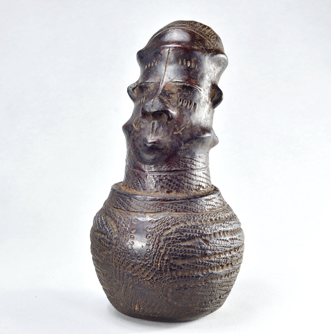 MC1900 Rare pichet en terre cuite anthropomorphe ZANDE Azande terracotta vessel