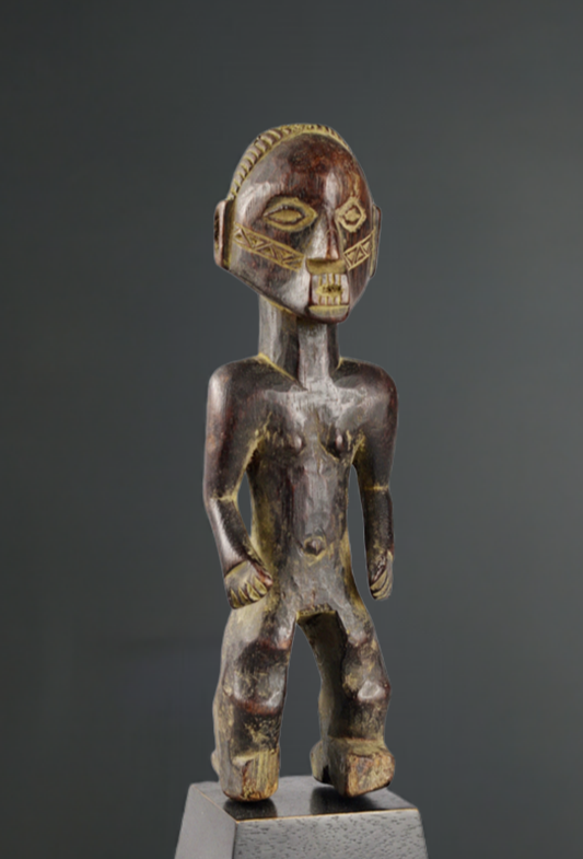 Statuette Ngbaka ancienne en bois, art tribal du Congo, avec socle