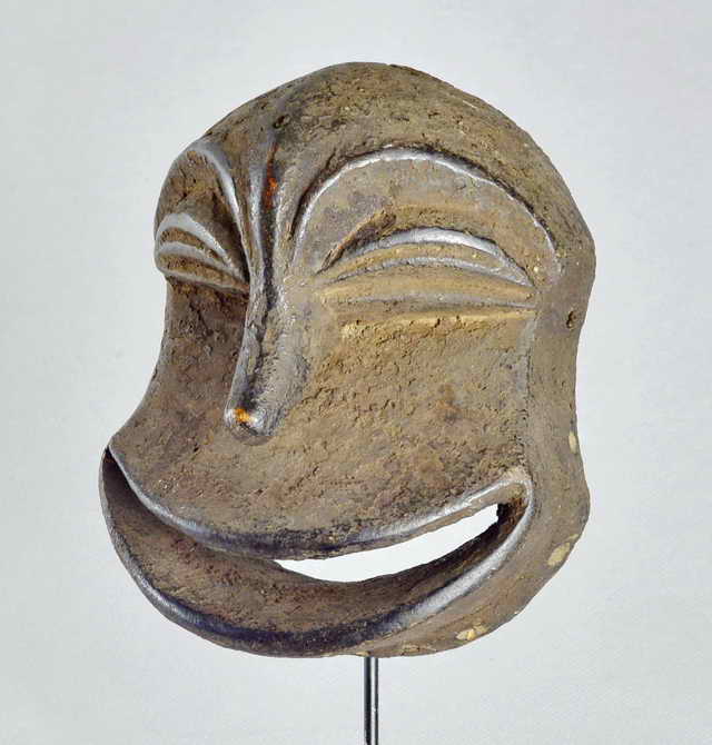 VENDU / SOLD ! MC1743 Puissant petit masque singe SOKO MUTU HEMBA Chimpanzee Mask