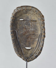 MC1731 Puissant Masque Bali ou NDaaka région de l'Ituri mask