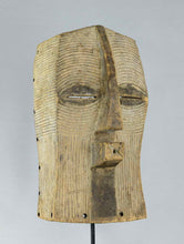 MC2131 Beau masque Kifwebe LUBA Baluba Mask Congo Rdc