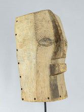 MC2131 Beau masque Kifwebe LUBA Baluba Mask Congo Rdc