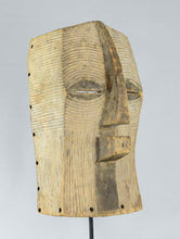 MC2131 Beau masque Kifwebe LUBA Baluba Mask Congo Rdc