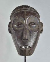 VENDU / SOLD ! MC1887 Masque Ngbaka ou peuple voisin de l'Ubangi Mask Congo Rdc