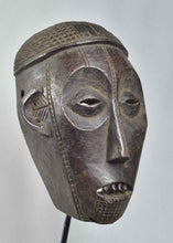 VENDU / SOLD ! MC1887 Masque Ngbaka ou peuple voisin de l'Ubangi Mask Congo Rdc