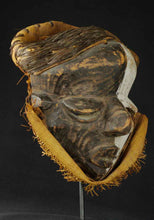 VENDU / SOLD ! MC2085  Masque de maladie PENDE Mbangu Bapende Mask Congo Drc