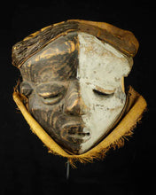 VENDU / SOLD ! MC2085  Masque de maladie PENDE Mbangu Bapende Mask Congo Drc