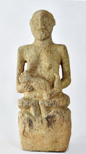 MC2023 Bakongo statue maternité en pierre Ntadi stone  figure