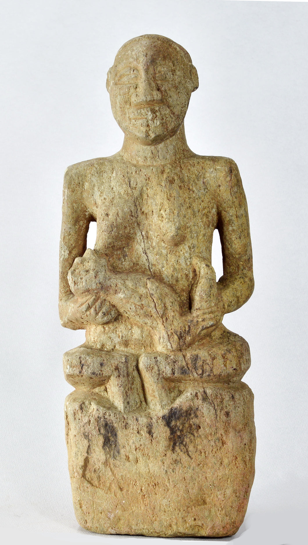 MC2023 Bakongo statue maternité en pierre Ntadi stone  figure