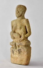 MC2023 Bakongo statue maternité en pierre Ntadi stone  figure