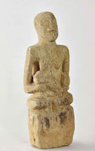 MC2023 Bakongo statue maternité en pierre Ntadi stone  figure