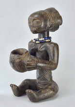 VENDU / SOLD ! MC0352 porteuse de coupe Luba - Mboko Bowl Bearer Congo Rdc