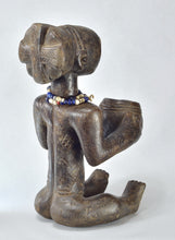 VENDU / SOLD ! MC0352 porteuse de coupe Luba - Mboko Bowl Bearer Congo Rdc