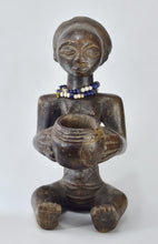 VENDU / SOLD ! MC0352 porteuse de coupe Luba - Mboko Bowl Bearer Congo Rdc