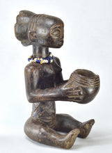 VENDU / SOLD ! MC0352 porteuse de coupe Luba - Mboko Bowl Bearer Congo Rdc