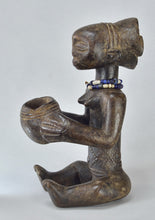 VENDU / SOLD ! MC0352 porteuse de coupe Luba - Mboko Bowl Bearer Congo Rdc