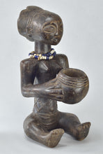 VENDU / SOLD ! MC0352 porteuse de coupe Luba - Mboko Bowl Bearer Congo Rdc