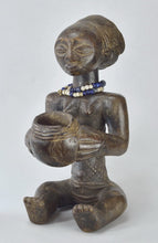 VENDU / SOLD ! MC0352 porteuse de coupe Luba - Mboko Bowl Bearer Congo Rdc