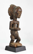 MC1040 Superbe statue masculine LUBA Baluba male ancestor figure