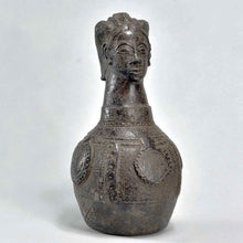 MC1902 Rare vase en terre cuite anthropomorphe ZANDE Azande terracotta vessel