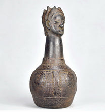 MC1901 Rare pichet en terre cuite anthropomorphe ZANDE Azande terracotta vessel