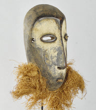 MC1566 Joli Masque Lukwakongo barbu Lega Bwami  Mask Congo RDC