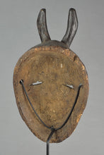 VENDU / SOLD ! MC1212 Masque zoomorphe BEMBE Mask Congo Rdc