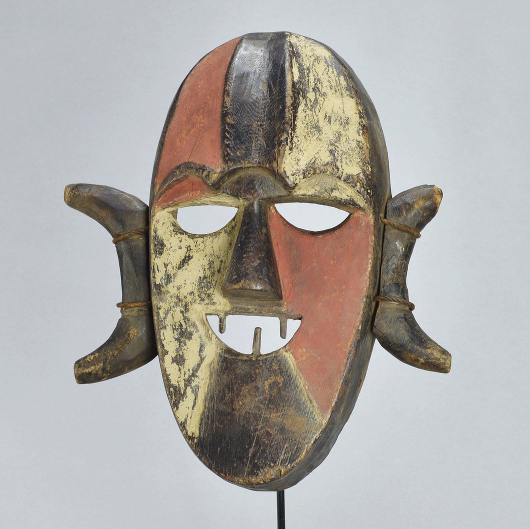 MC1684 Beau masque guerrier Boa Pongdudu Congo warrior mask