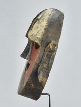 MC1684 Beau masque guerrier Boa Pongdudu Congo warrior mask