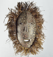MC1730 Puissant Masque Ndaaka ou Bali très expressif région de l'Ituri mask Congo Rdc