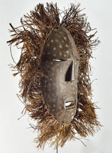MC1730 Puissant Masque Ndaaka ou Bali très expressif région de l'Ituri mask Congo Rdc