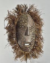 MC1730 Puissant Masque Ndaaka ou Bali très expressif région de l'Ituri mask Congo Rdc
