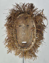 MC1730 Puissant Masque Ndaaka ou Bali très expressif région de l'Ituri mask Congo Rdc