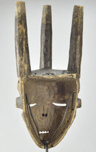 VENDU / SOLD !  MC1715 Beau masque de chef Pende Phumbu Bapende chief Mask