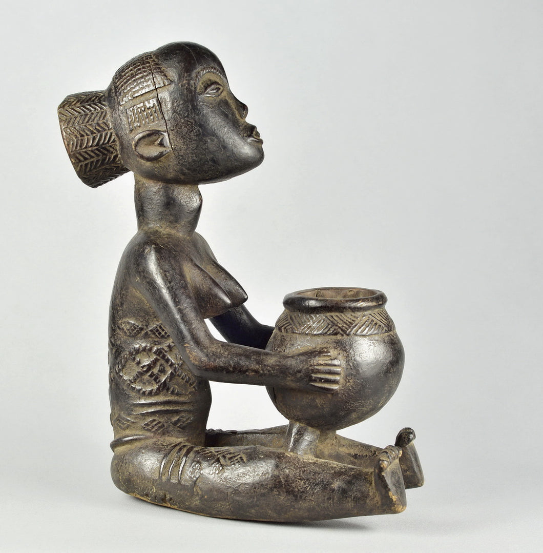 VENDU / SOLD !  MC1647 Magnifique porteuse de coupe LUBA style des 3 rivières  bowl bearer figure Congo