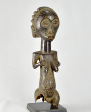 MC1619 Grande statue féminine Luba Large Female Figure Congo Rdc