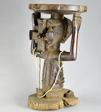 MC1412 Tabouret à Cariatide Luba - Exceptionnel et ancien, plus de 100 ans, Art Africain