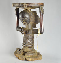 MC1412 Tabouret à Cariatide Luba - Exceptionnel et ancien, plus de 100 ans, Art Africain
