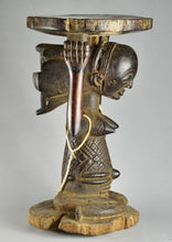 MC1412 Tabouret à Cariatide Luba - Exceptionnel et ancien, plus de 100 ans, Art Africain