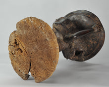 VENDU / SOLD ! MC1270  Exceptionnel Tabouret à caryatide LUBA cariatid stool Congo Rdc