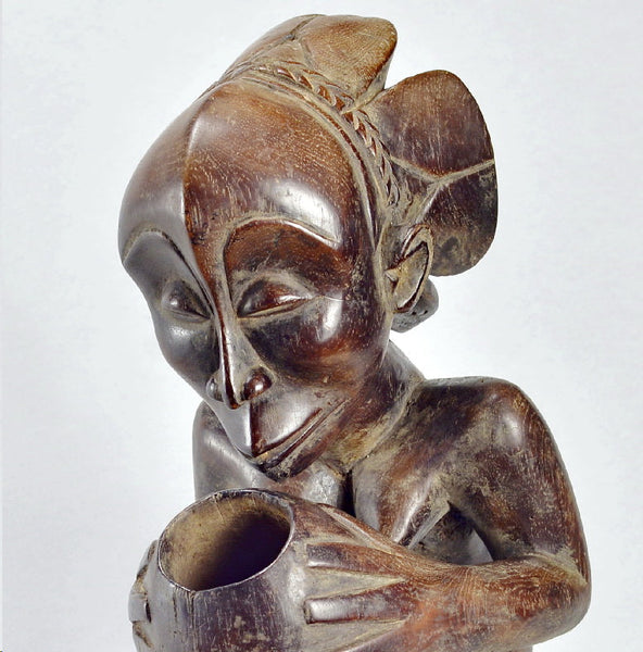 Entre Visible et Invisible : Les Porteuses de Coupe Luba