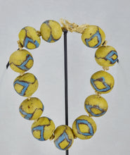 MC2015  Krobo Collier 12 perles verre BODOM glass bead necklace Ghana