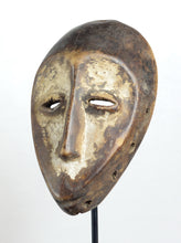 MC0908 Beau masque LEGA visage en forme de coeur Congo Mask