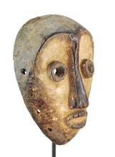 MC1076 Idimu LEGA mask typical heart-shaped face Congo