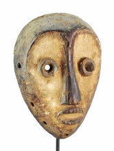 MC1076 Idimu LEGA mask typical heart-shaped face Congo