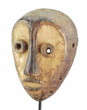 MC1076 Idimu LEGA mask typical heart-shaped face Congo