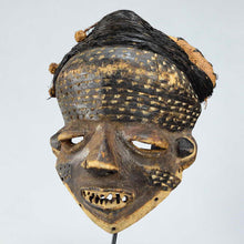 MC2209 Beau masque ancien Mbuya PENDE mask Congo Rdc