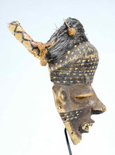 MC2209 Beau masque ancien Mbuya PENDE mask Congo Rdc